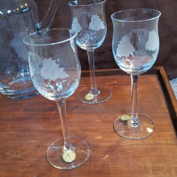 Vintage MCM Hand Blown Glass Decanter Set - Picture 5 of 8